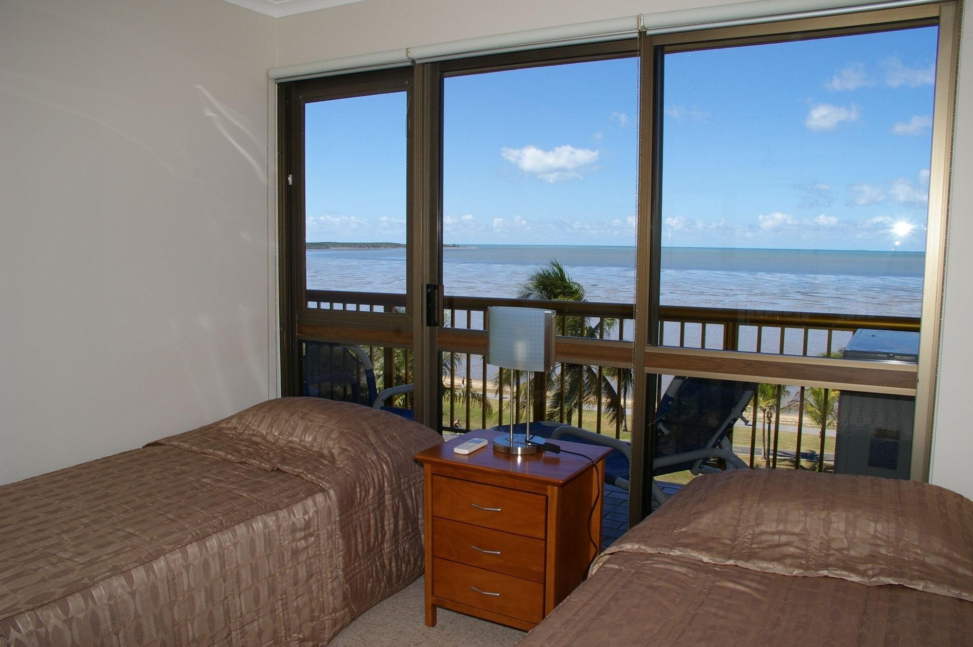 Coral Towers Holiday Suites Кэрнс Экстерьер фото