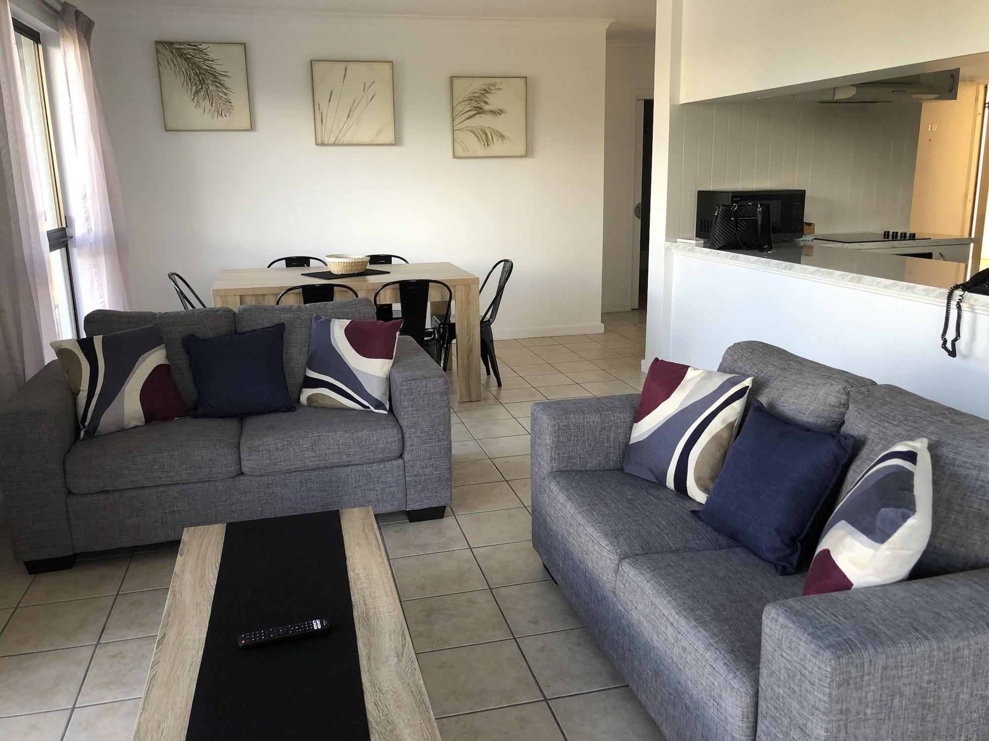 Coral Towers Holiday Suites Кэрнс Экстерьер фото