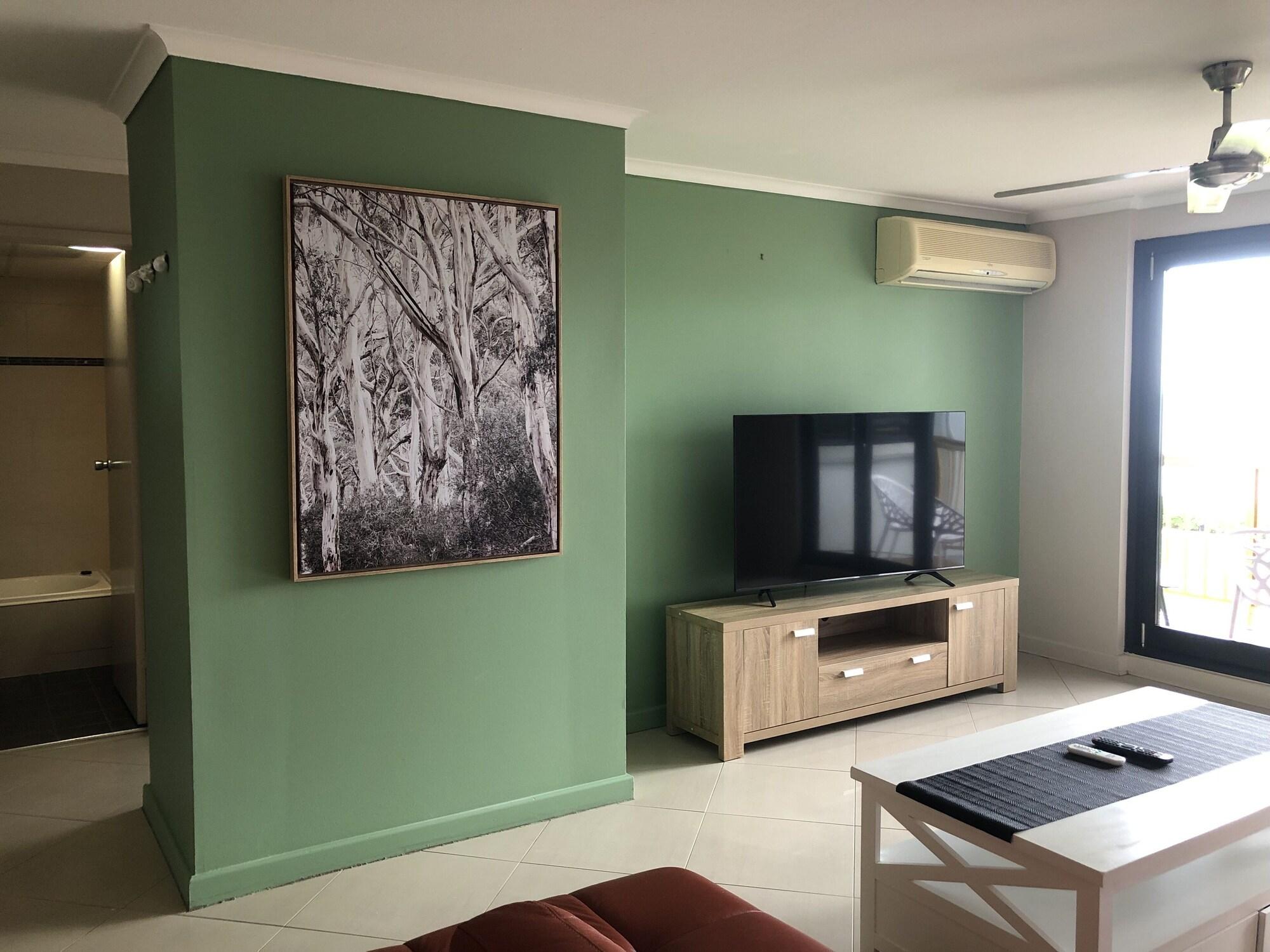 Coral Towers Holiday Suites Кэрнс Экстерьер фото