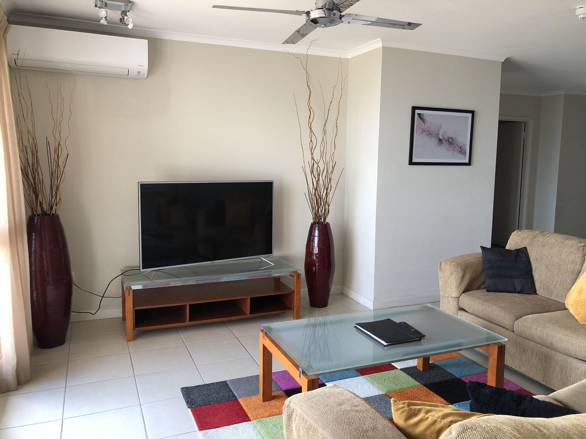 Coral Towers Holiday Suites Кэрнс Экстерьер фото