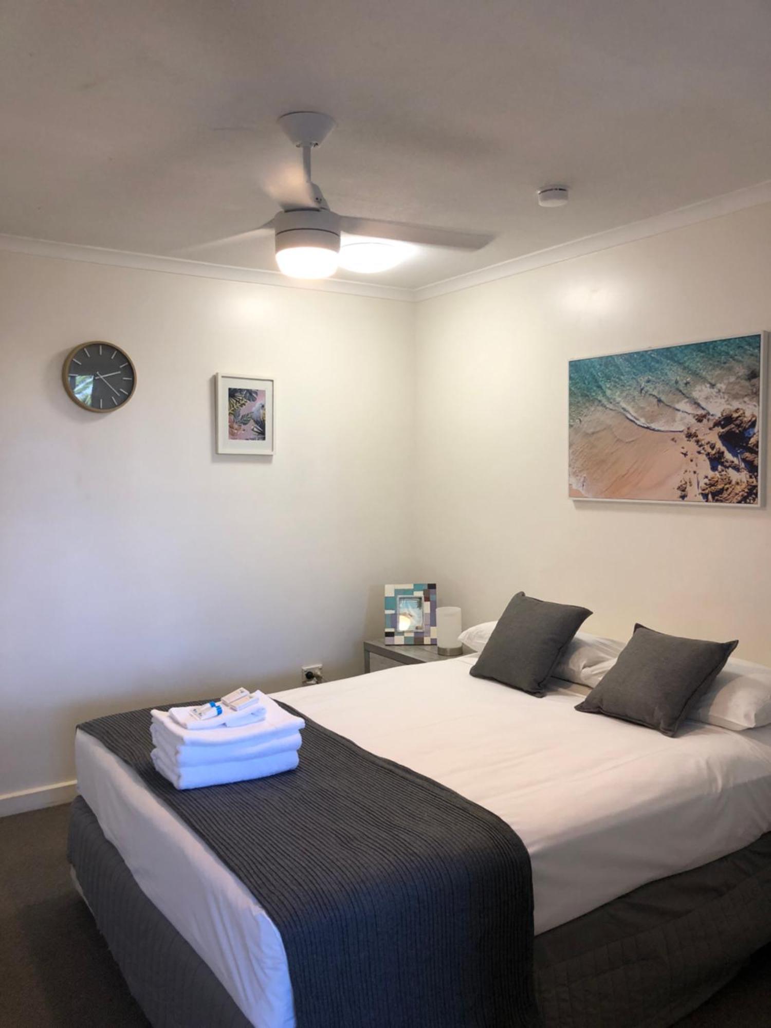 Coral Towers Holiday Suites Кэрнс Экстерьер фото