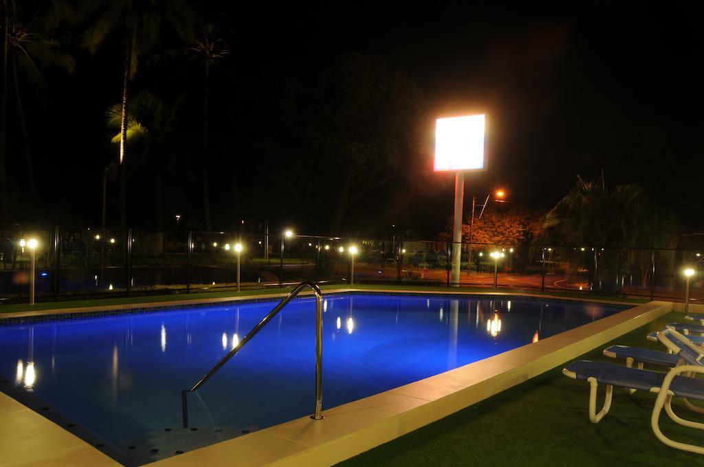 Coral Towers Holiday Suites Кэрнс Экстерьер фото